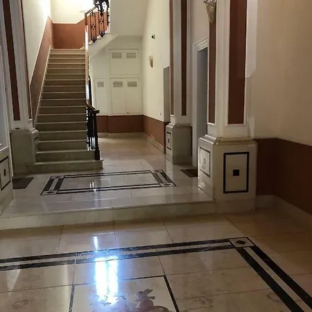 Pitagora 92 Palace Apartman *